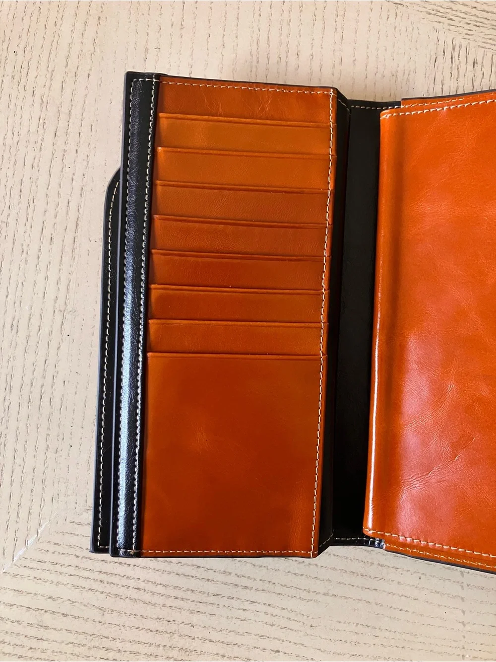 Women’s RFID Blocking Large Capacity Clutch Wallet in Luxury Wax Leather